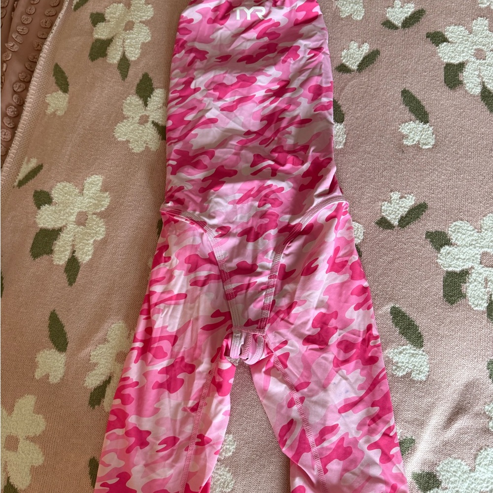 TYR Womens Pink Camo Tech Suit Swimsuit 30